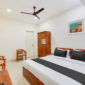 Super Hotel O Elite Inn Near Loyola College
